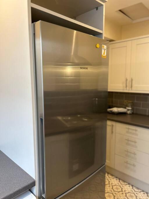 Snug Central Belfast Home, 2 Minutes From Ormeau Park! Exterior foto