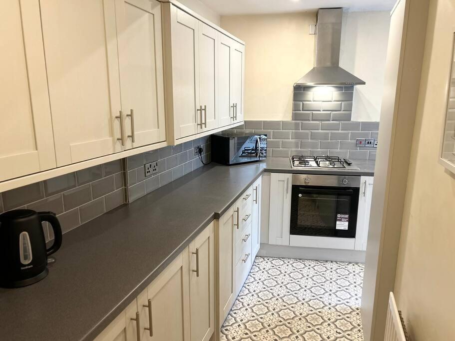 Snug Central Belfast Home, 2 Minutes From Ormeau Park! Exterior foto