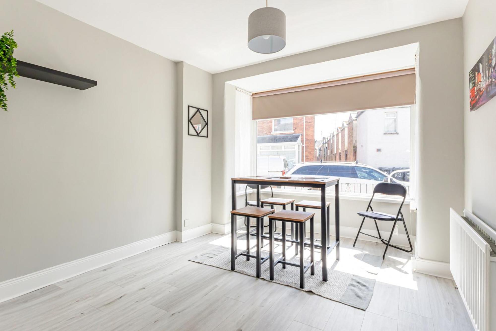 Snug Central Belfast Home, 2 Minutes From Ormeau Park! Exterior foto